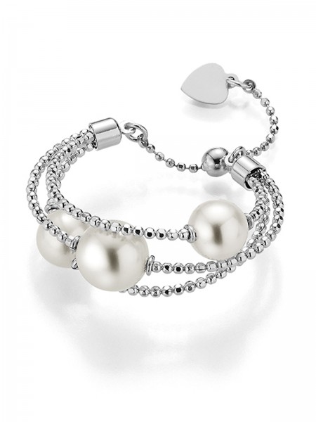 Floating pearl ring in white gold with Akoya pearls