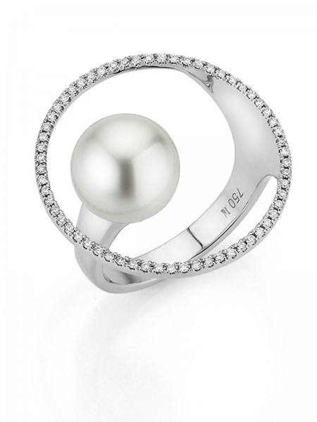 Sculptural ring with diamonds and South Sea pearl