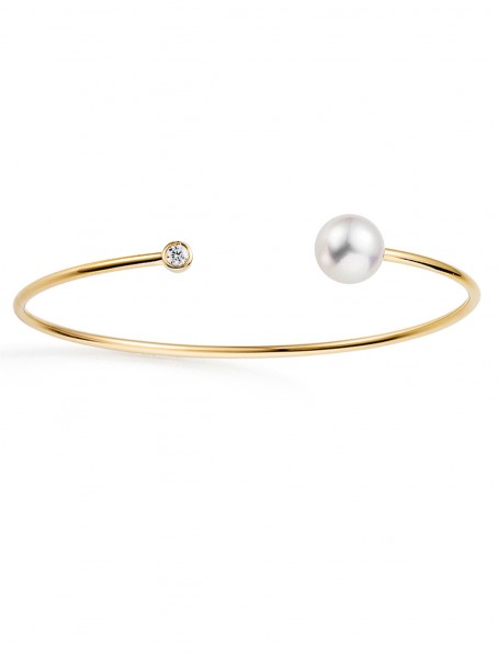 Open designed bangle with Freshwater pearl and diamond