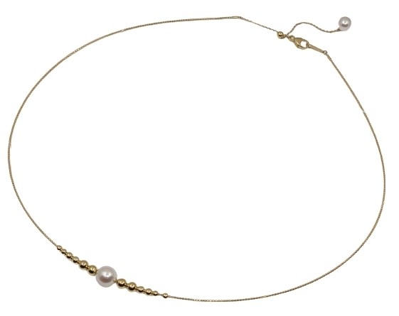 Ultradünne Halskette mit Akoyaperle und Gelbgoldperlen