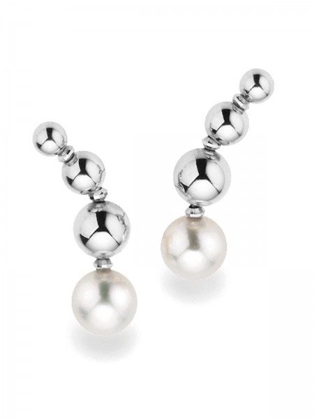 White gold earrings with fine Akoya pearls
